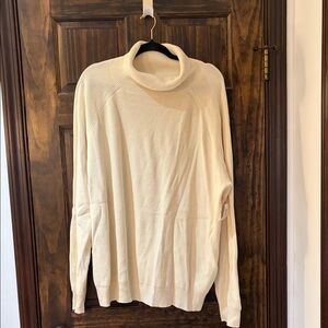 Amazon Essentials Cream Turtleneck Sweater - Women's Lightweight Knit